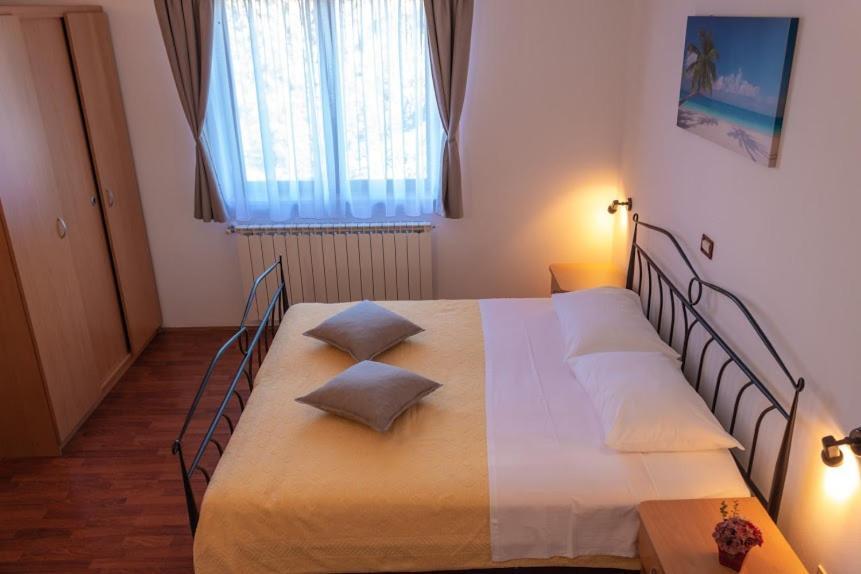 Apartments Ellen Banjole Extérieur photo