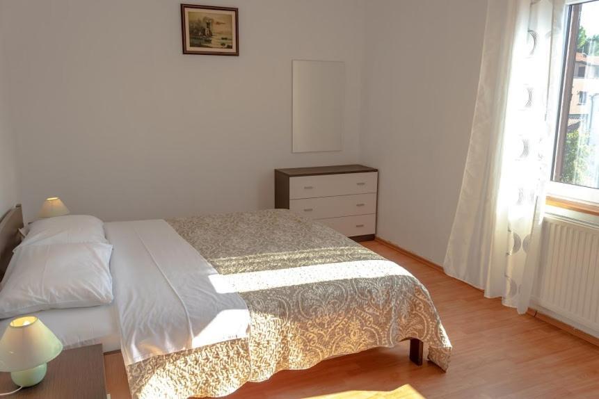 Apartments Ellen Banjole Extérieur photo